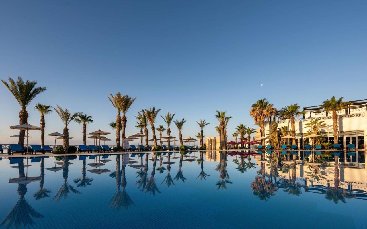 Radisson Blu Resort & Thalasso Hammamet Exteriör bild The resort's main pool
