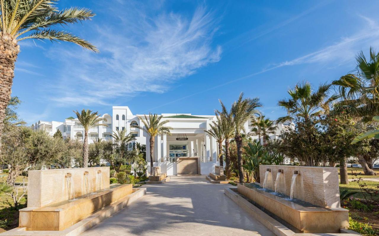 Radisson Blu Resort & Thalasso Hammamet Exteriör bild The entrance of the hotel