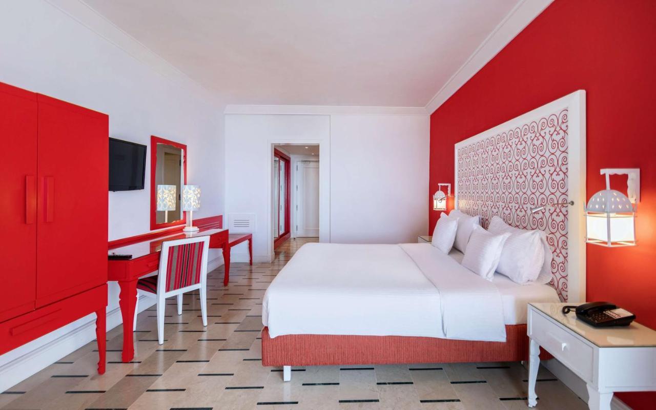 Radisson Blu Resort & Thalasso Hammamet Exteriör bild A room at the hotel
