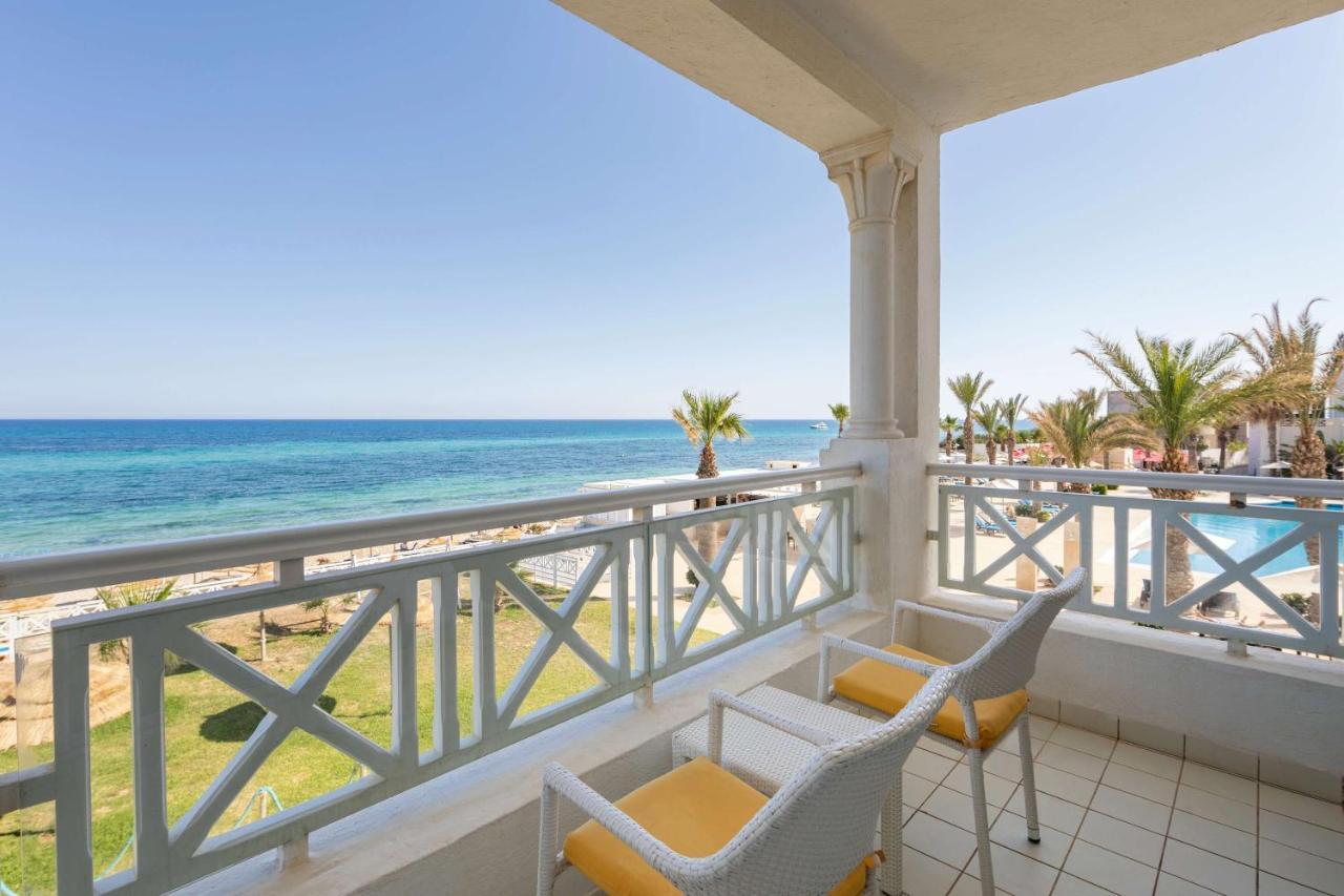Radisson Blu Resort & Thalasso Hammamet Exteriör bild Balcony of a hotel room