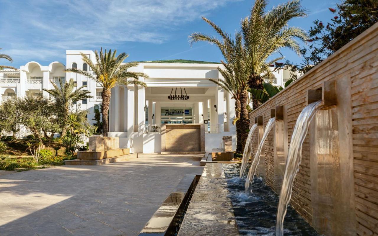 Radisson Blu Resort & Thalasso Hammamet Exteriör bild The resort's entrance