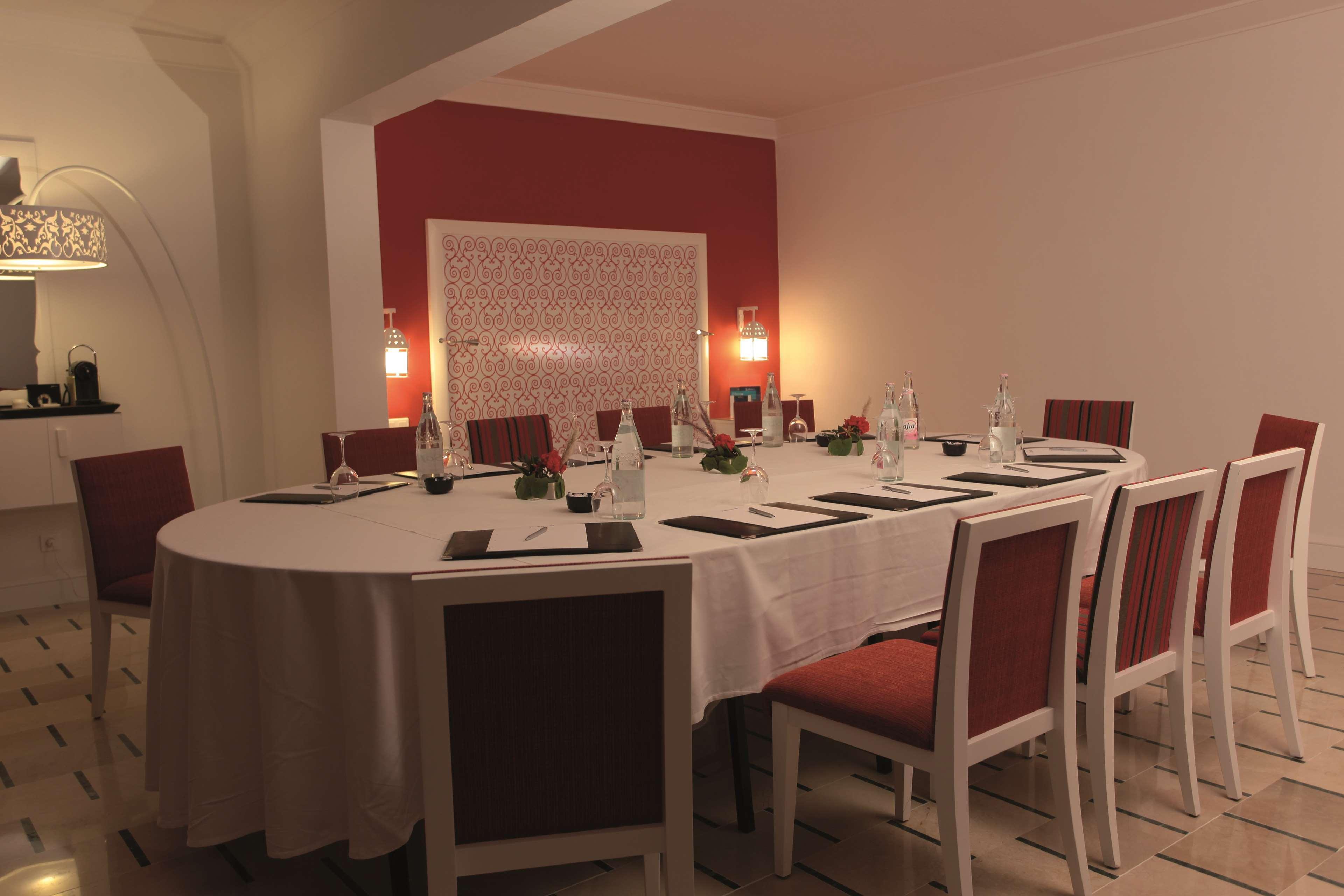 Radisson Blu Resort & Thalasso Hammamet Exteriör bild A restaurant in the hotel