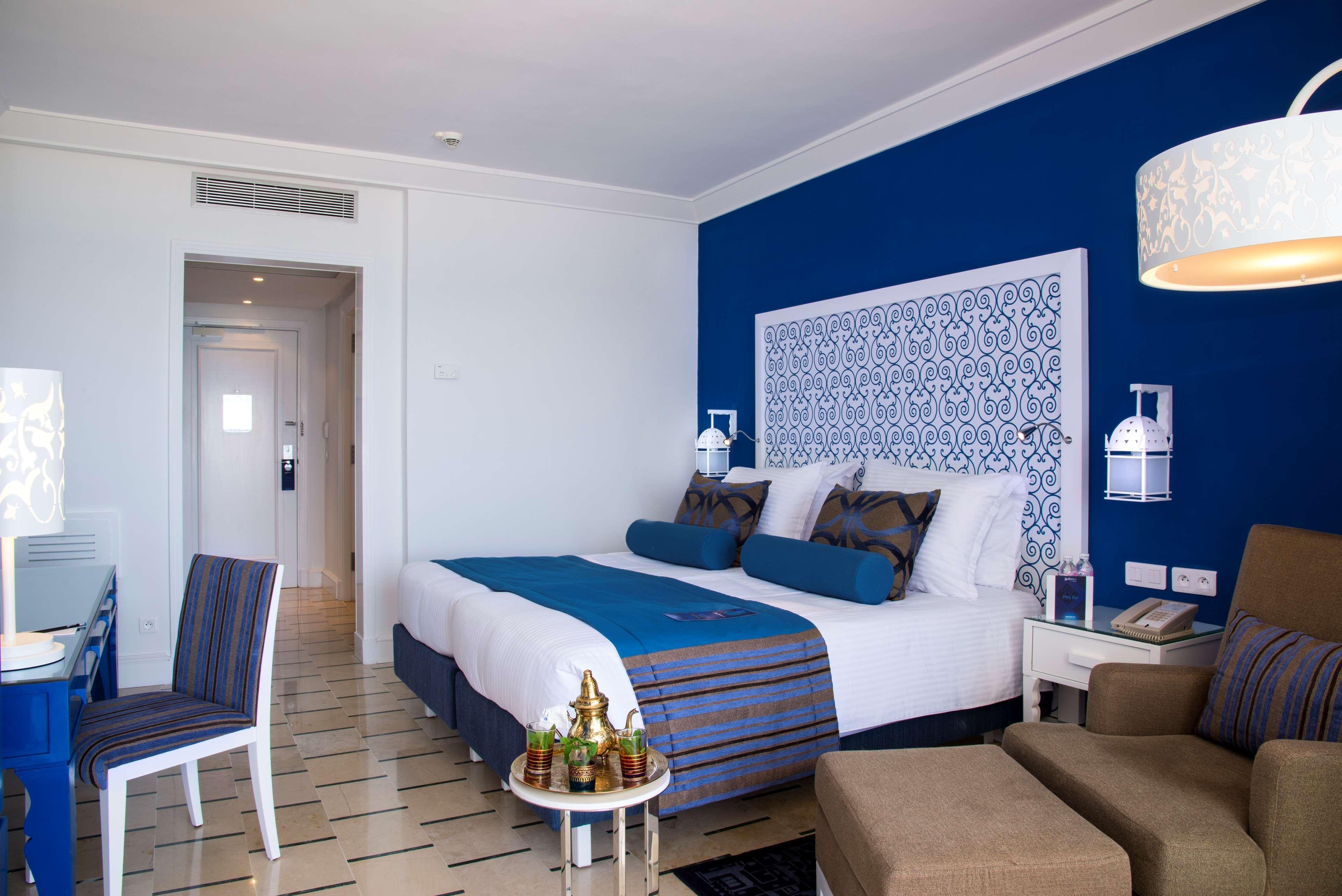 Radisson Blu Resort & Thalasso Hammamet Exteriör bild A room at the hotel