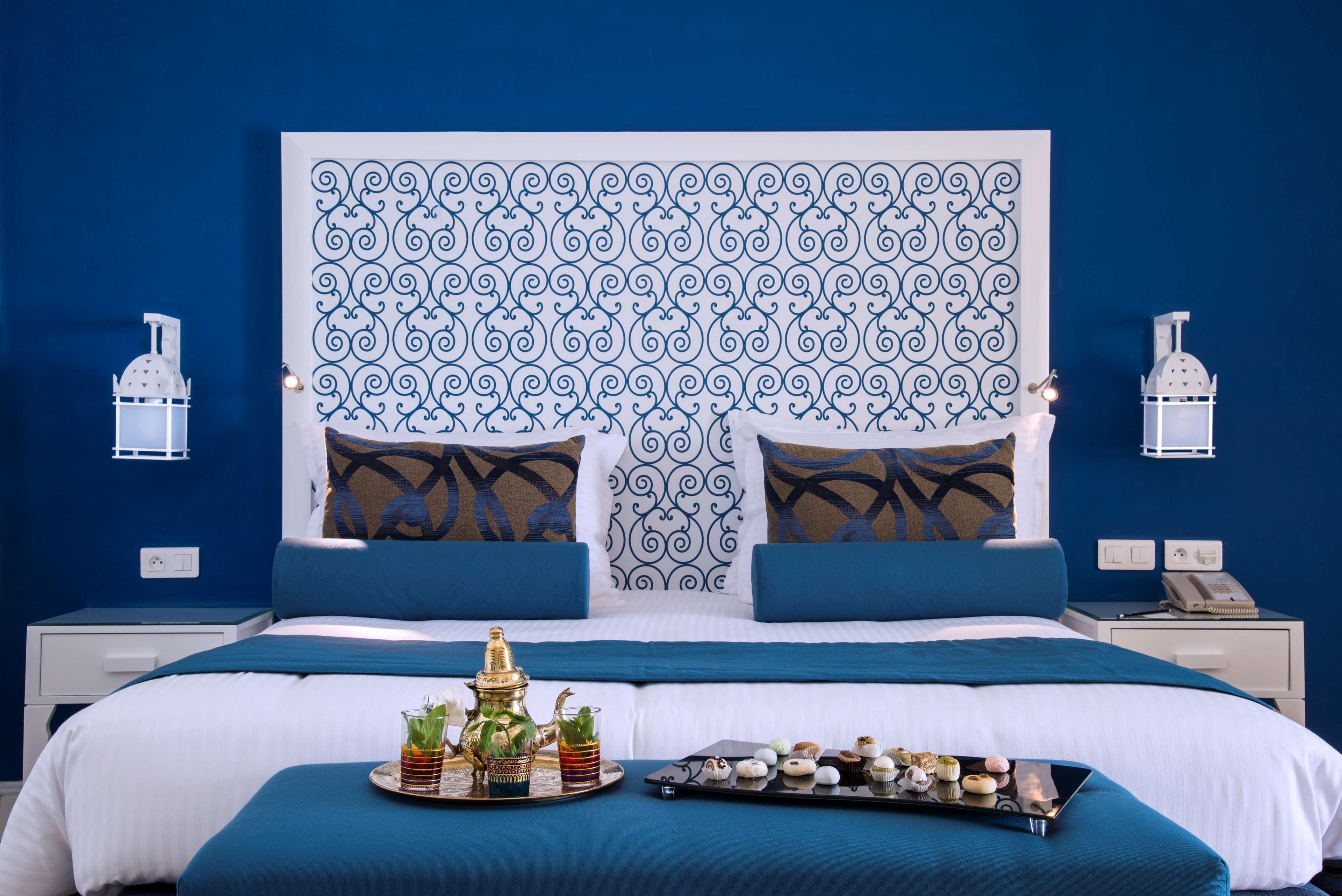 Radisson Blu Resort & Thalasso Hammamet Exteriör bild A bedroom at the hotel