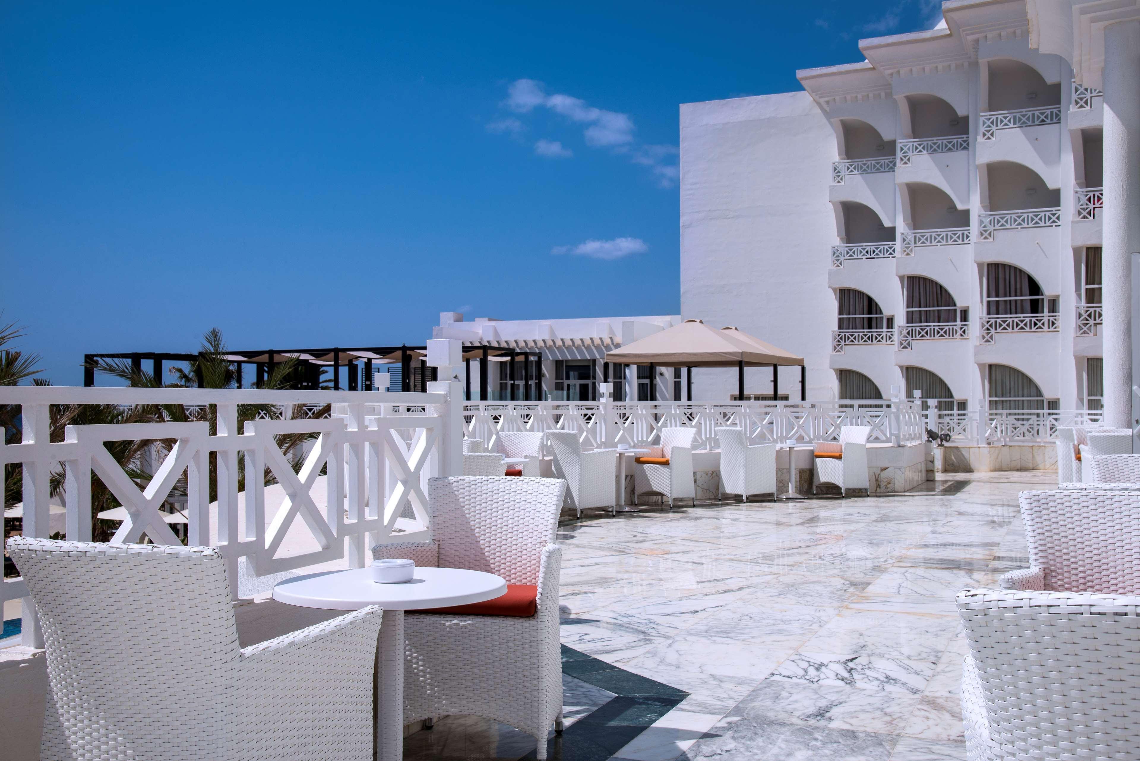 Radisson Blu Resort & Thalasso Hammamet Exteriör bild The hotel's rooftop