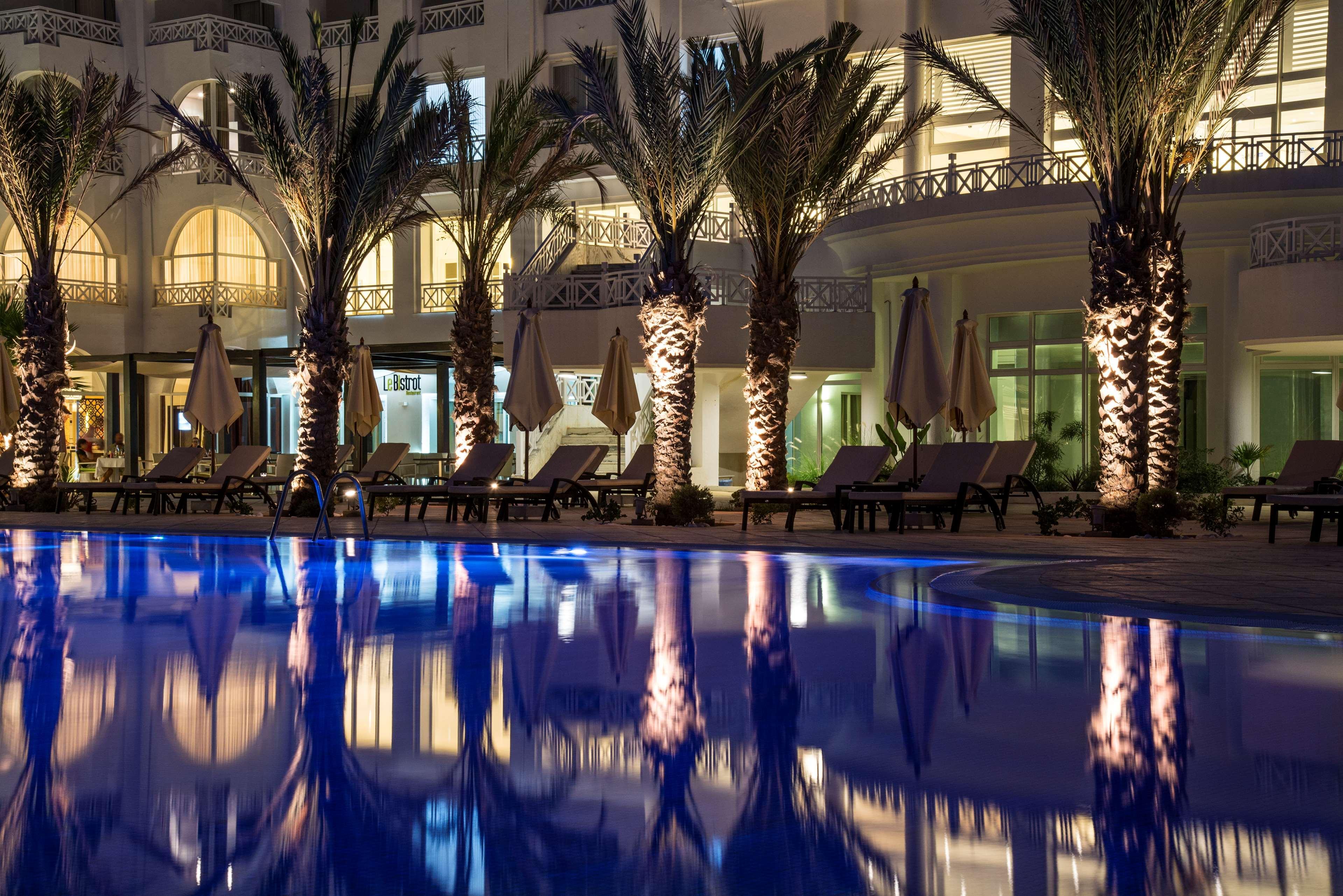 Radisson Blu Resort & Thalasso Hammamet Exteriör bild The Royal Mirage Hotel
